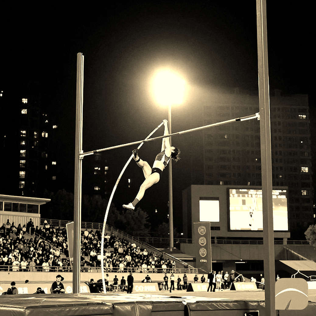 Amy Hunt bứt phá 22.16 giây tại Diamond League, duy trì phong độ mạnh mẽ sau bốn huy chương vàng châu Âu trước 100m với Sha'Carri Richardson